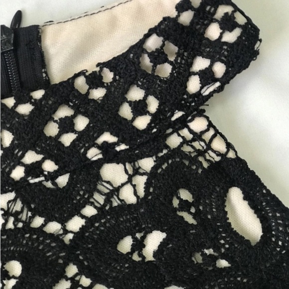 Woman dress Split Back Lace Halter Dress - Picture 8 of 12